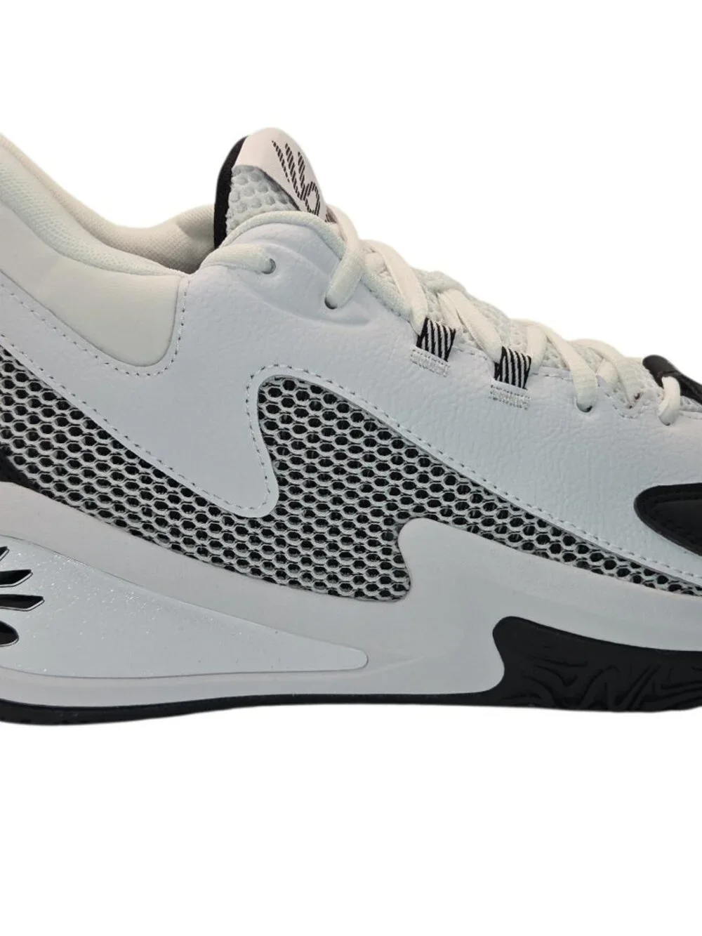 Under Armour Curry 3Z 25 Adult Basketball Shoes - Wht/Blk - Size 10 - Brand New